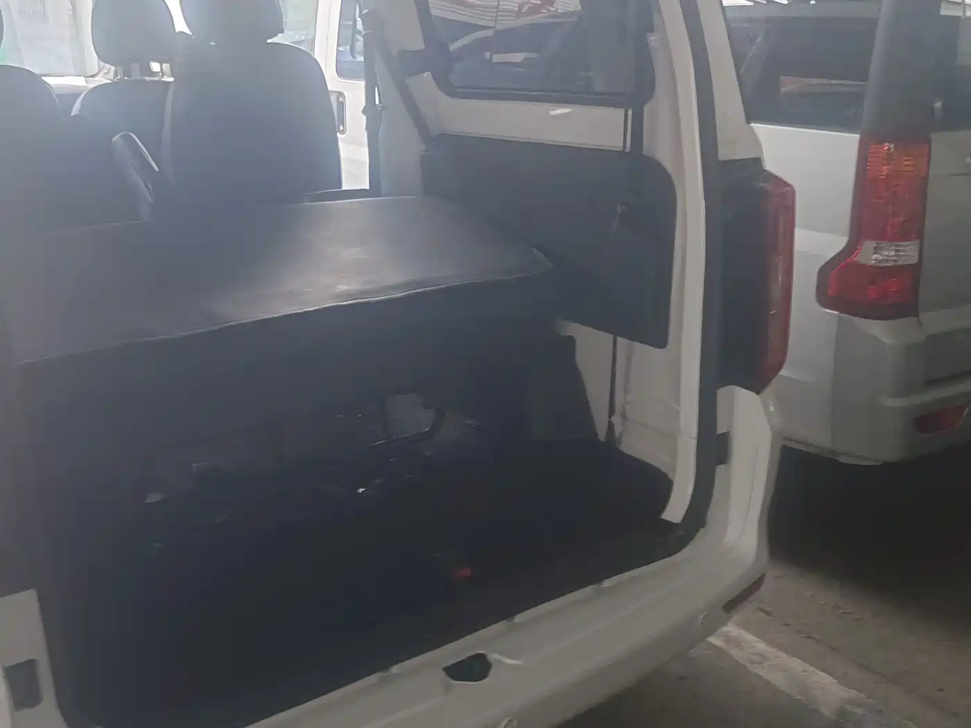 Dongfeng Fengguang Fengguang 380 2023 2022 1.5L Comfort Passenger Van (Leaf Spring) 7-Seater