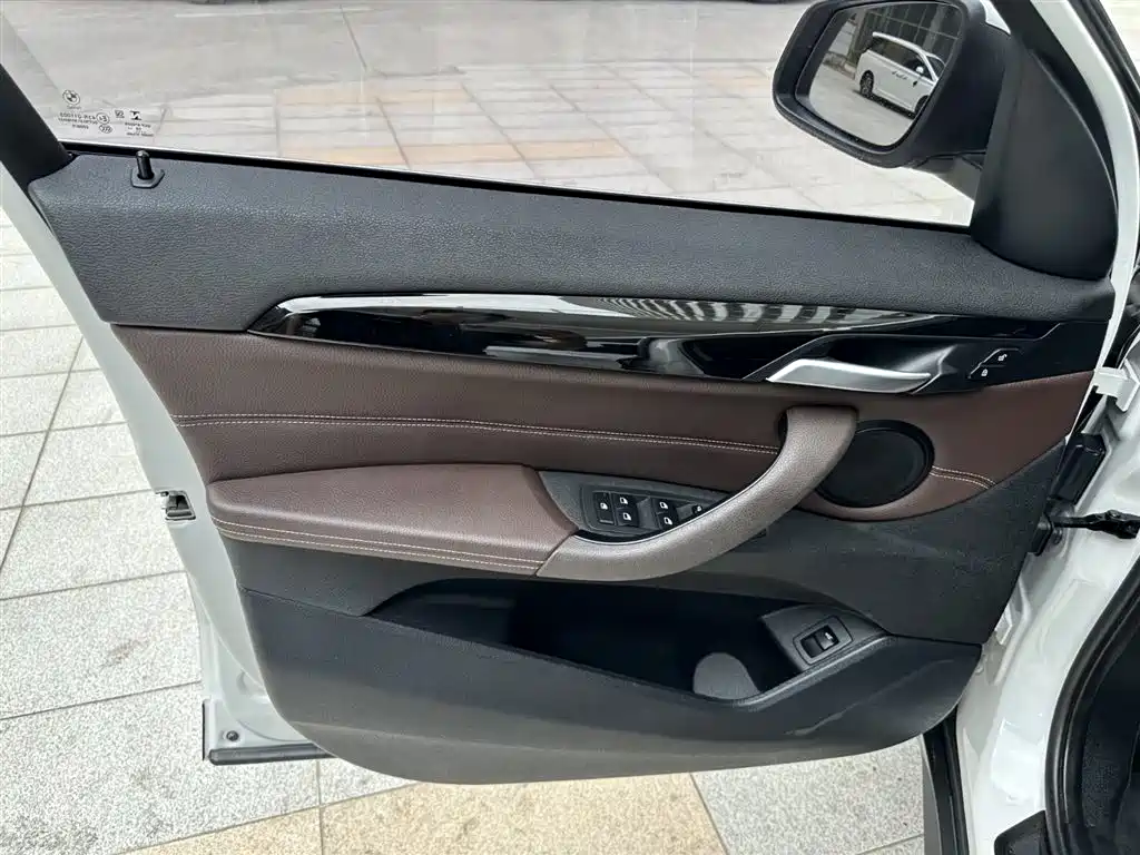BMW X1 2020 sDrive25Li Leading Model фото 16