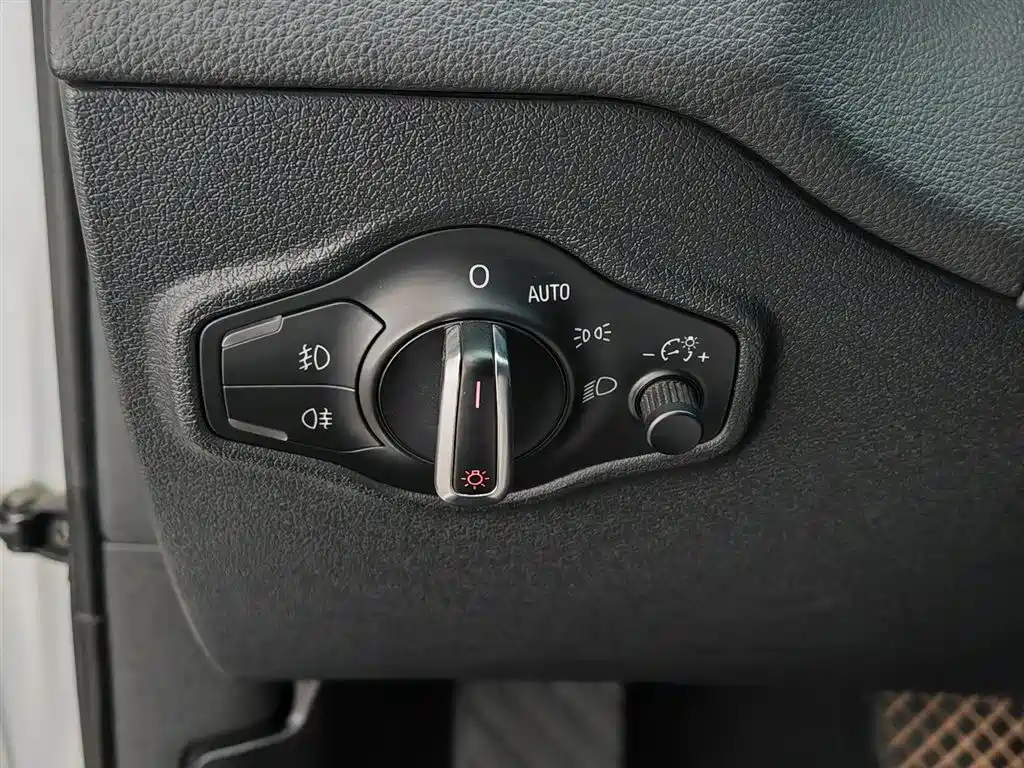 Audi Q5 2012 2.0TFSI Comfort фото 21