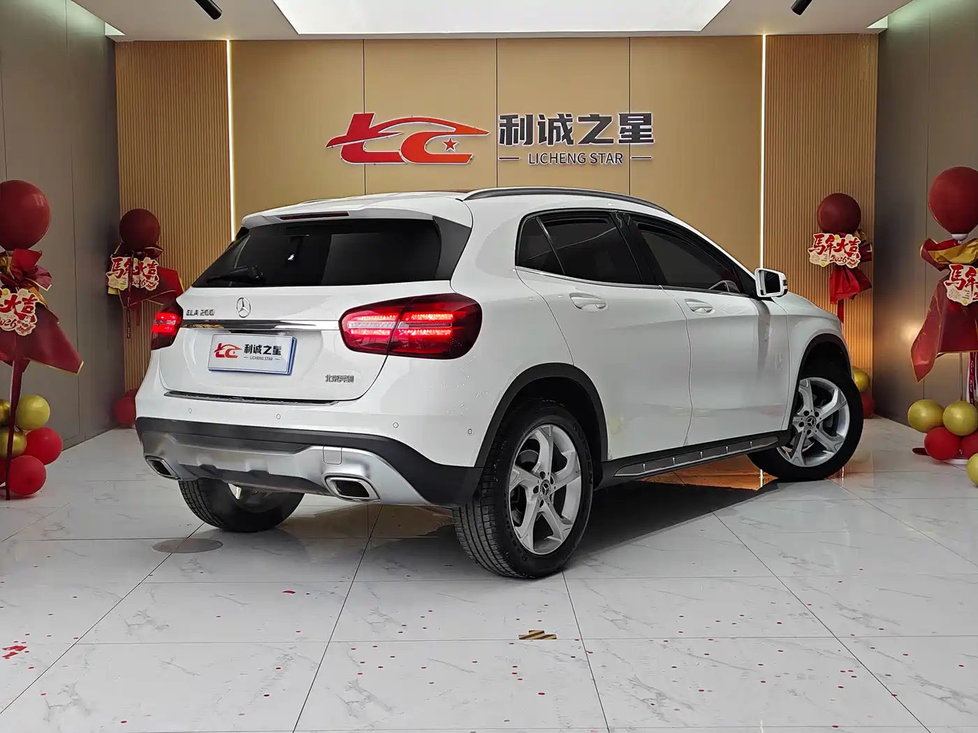 Mercedes-Benz GLA 2018 GLA 200 Dynamic фото 6