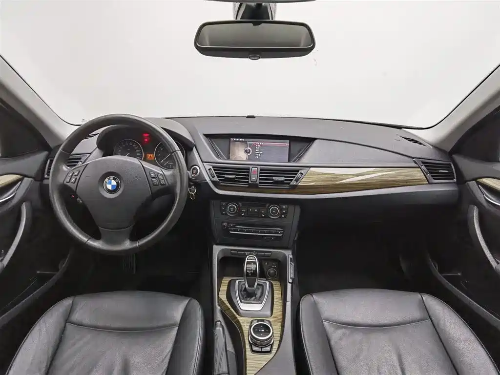 BMW X1 (Import) 2012 xDrive20i фото 5