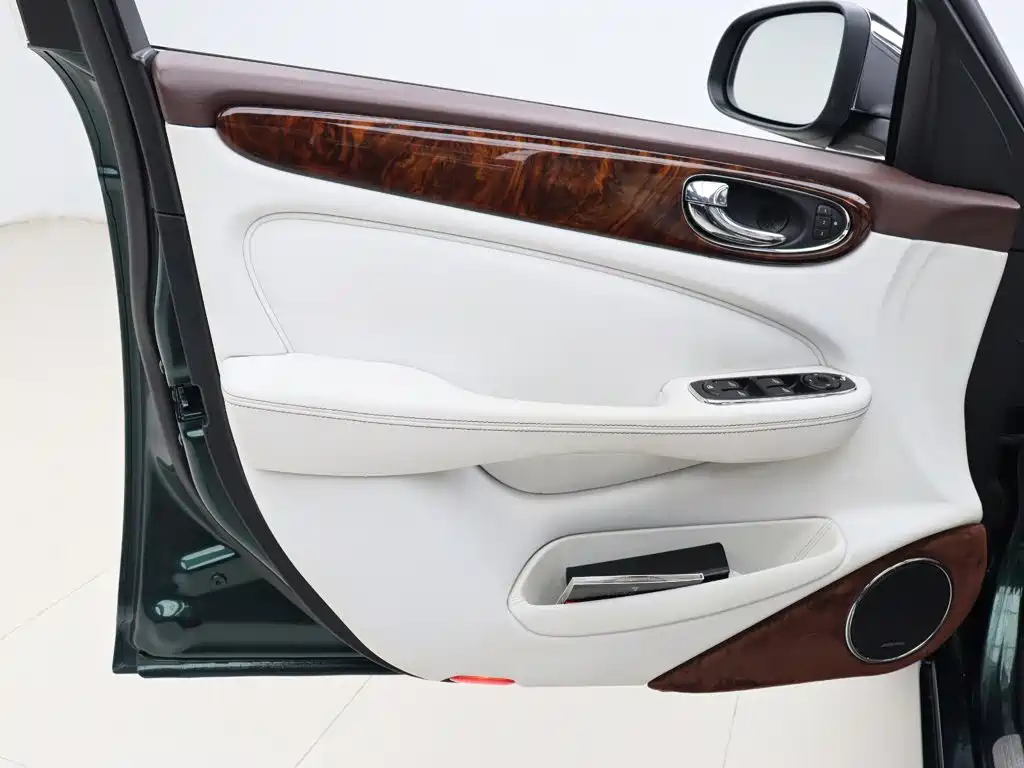 Jaguar XJ 2007 2005 Model XJ6L 3.0