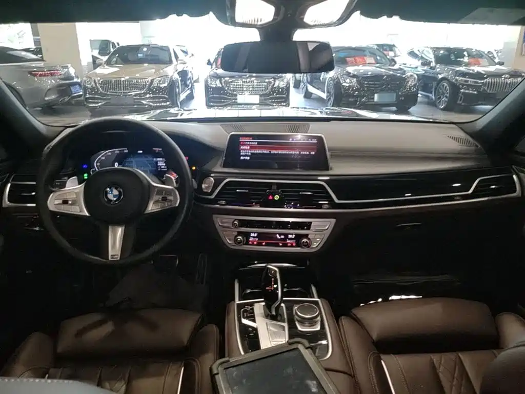 BMW 7 Series 2021 Model 730Li M Sport Package фото 10