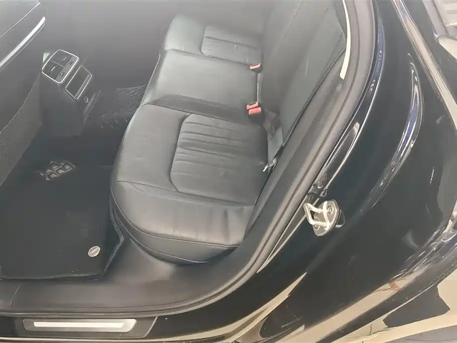 Audi A6L 2019 40 TFSI Luxury Elegance фото 11