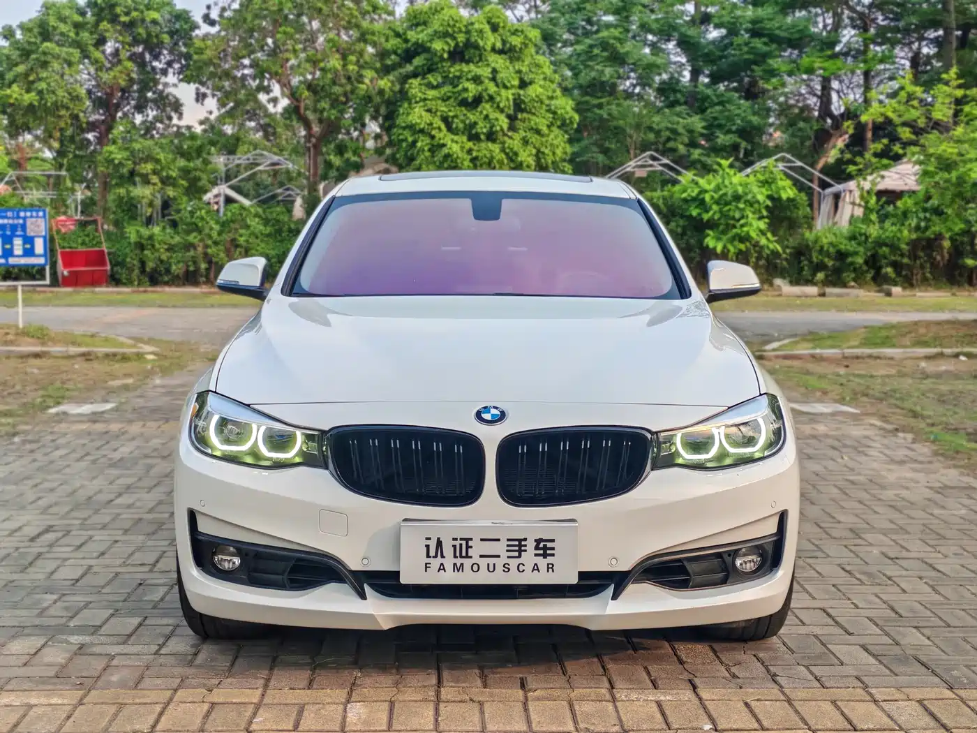 BMW 3 Series GT 2018 320i Fashion фото 2
