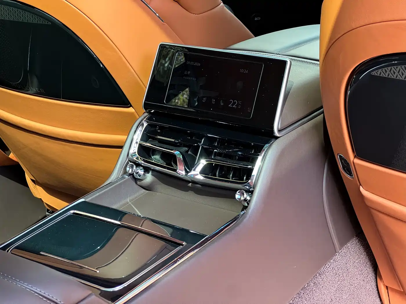 BENTLEY FLYING SPUR PLUG-IN HYBRID