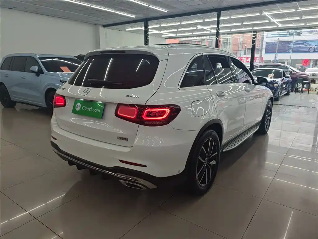 MERCEDES-BENZ GLC