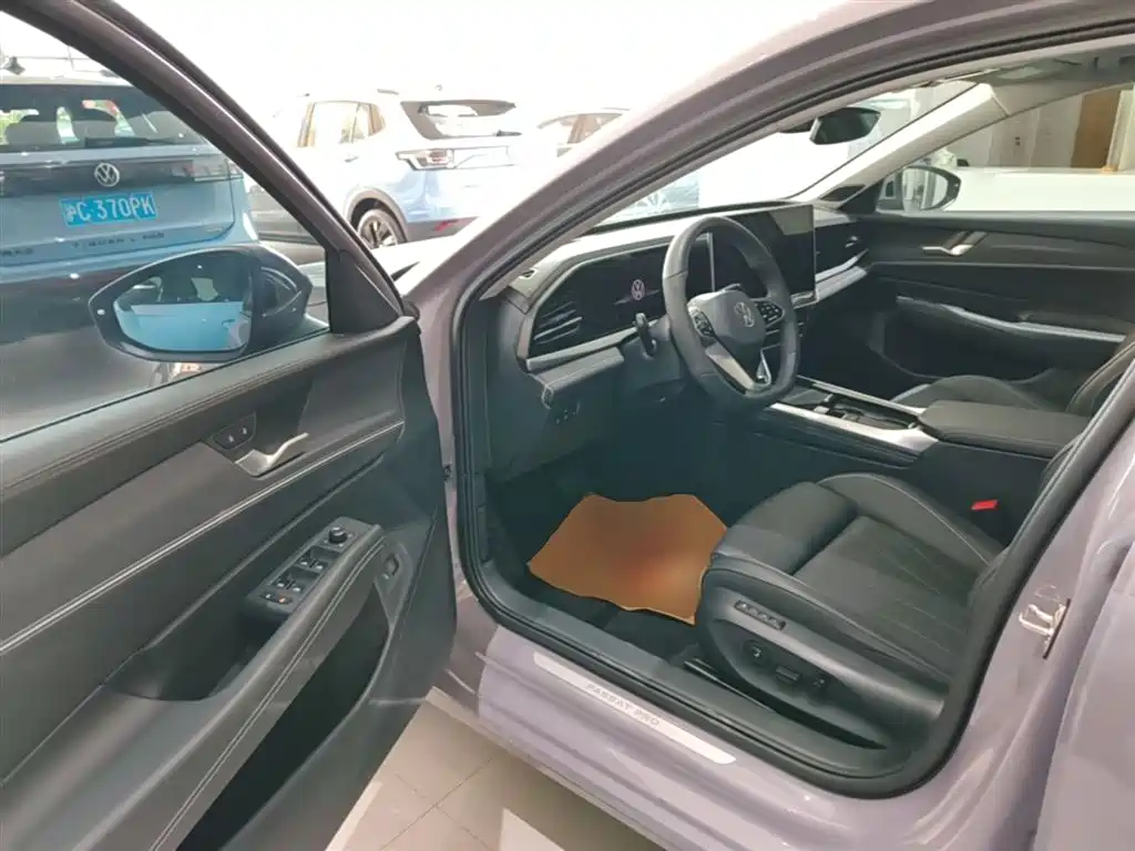 Volkswagen Passat 2025 Pro 380TSI Dragon Prestige Edition фото 16