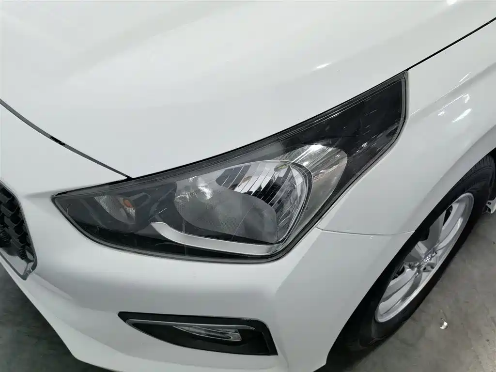 Hyundai Verna 2017 1.4L Manual Color Edition (China V) фото 7