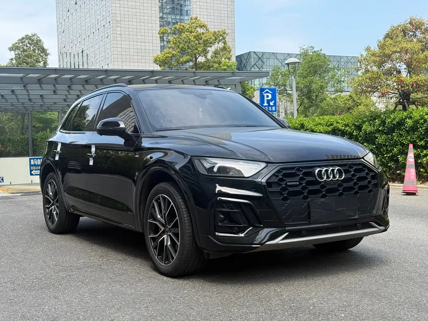 Audi Q5L 2023 40T Luxury Dynamic фото 3