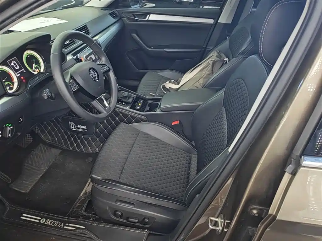 Škoda Superb 2018 TSI330 DSG Comfort Edition China V фото 15