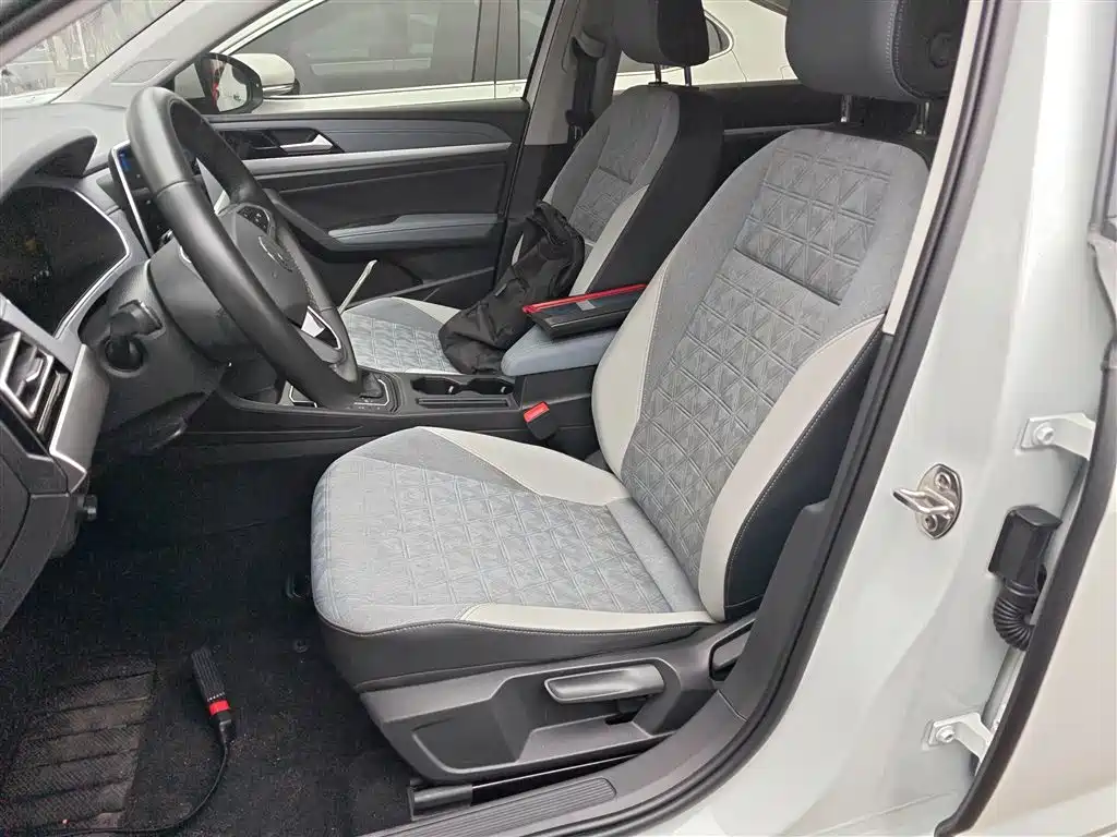 Volkswagen Lavida 2023 1.5L Auto Luxury Edition фото 11