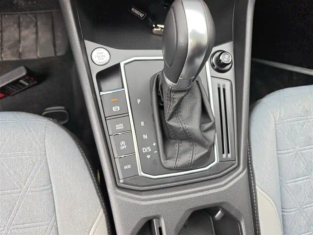 Volkswagen Lavida 2023 1.5L Auto Luxury Edition фото 10