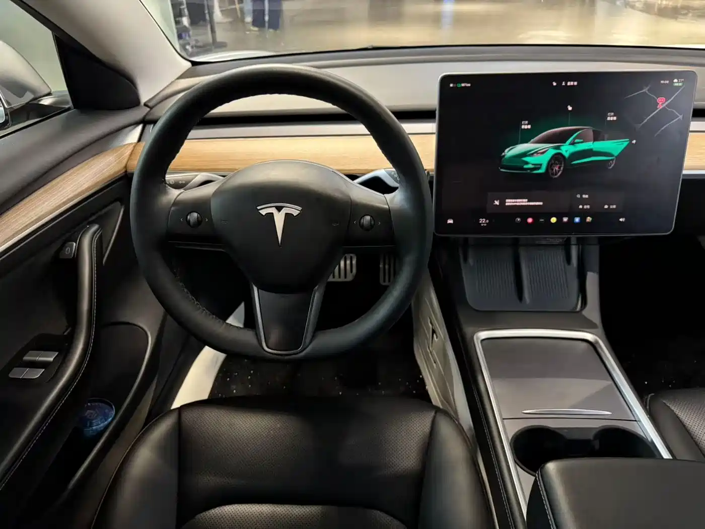 TESLA MODEL 3