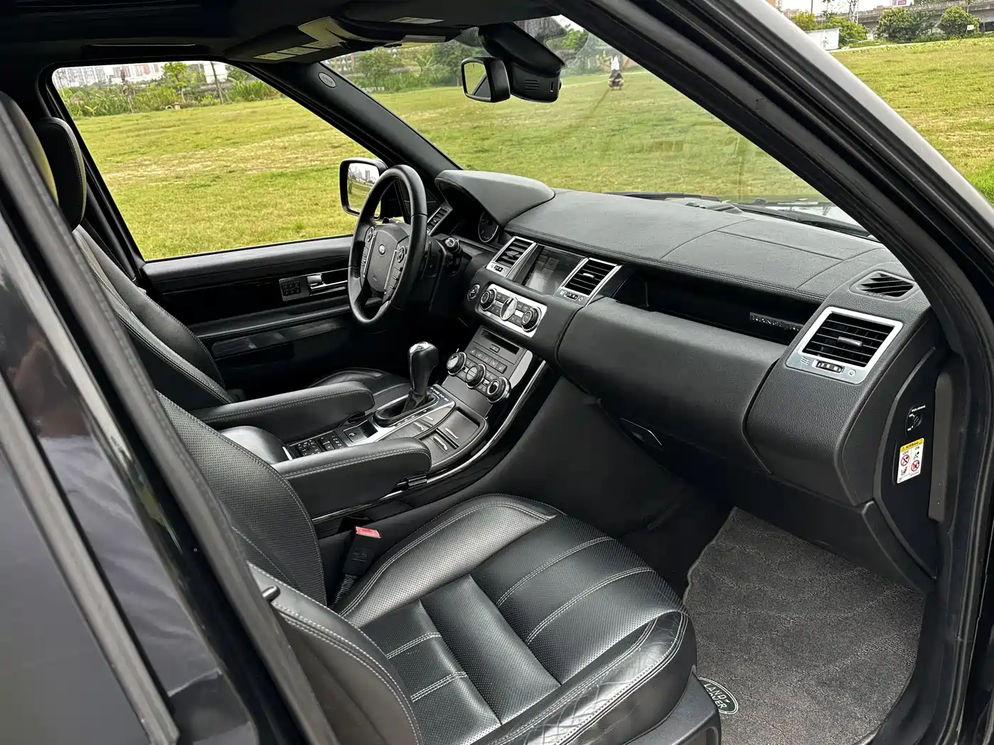 Land Rover Range Rover Sport 2013 3.0 TDV6 Black Label Limited Edition фото 13