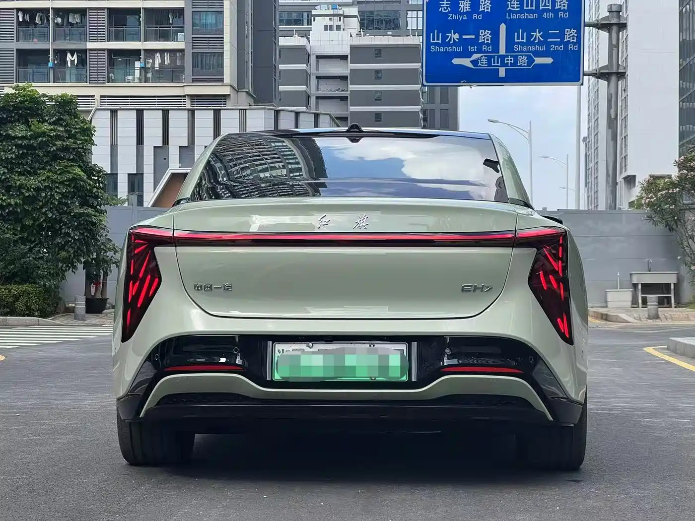 Hongqi EH7 2025 600 Smart Selection Edition фото 9