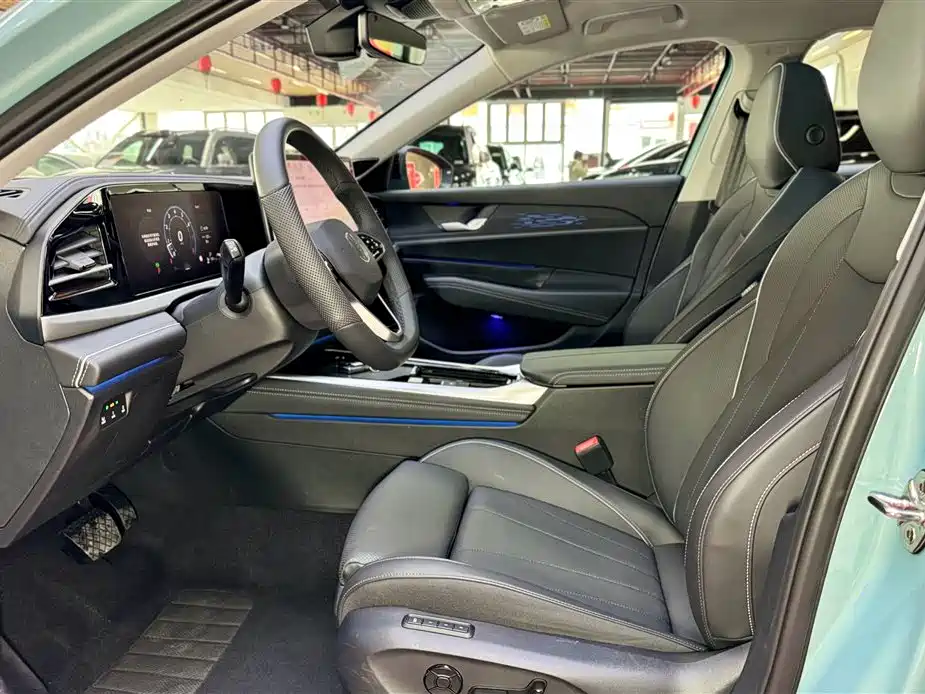 Volkswagen Passat 2025 Model Pro 380TSI Starlight Dragon Premium Edition фото 25