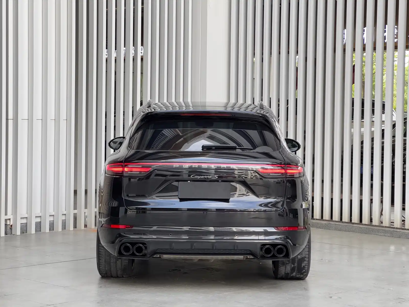 Photo 5 - Porsche Cayenne