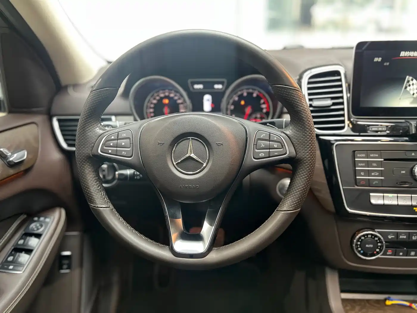 Mercedes-Benz GLE 2017 GLE 320 4MATIC Dynamic фото 12