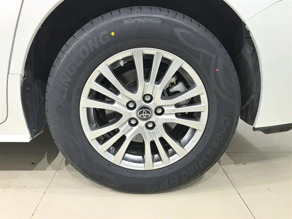 Toyota Sienna 2021 2.5L Hybrid Comfort Edition фото 23