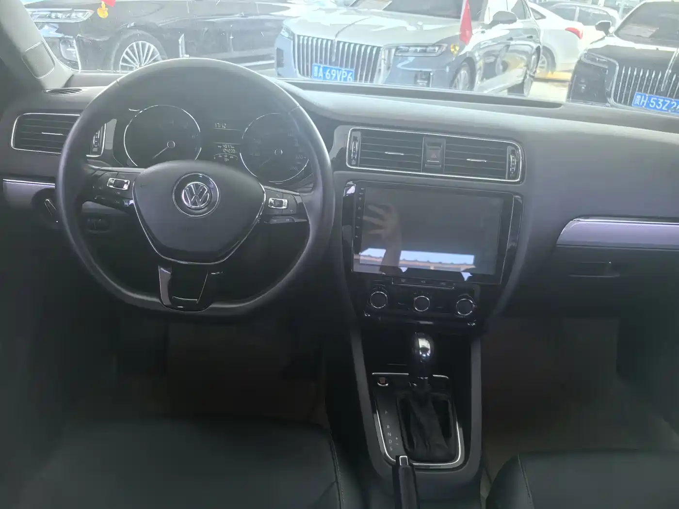 Volkswagen Sagitar 2017 1.6L Automatic Comfort фото 8