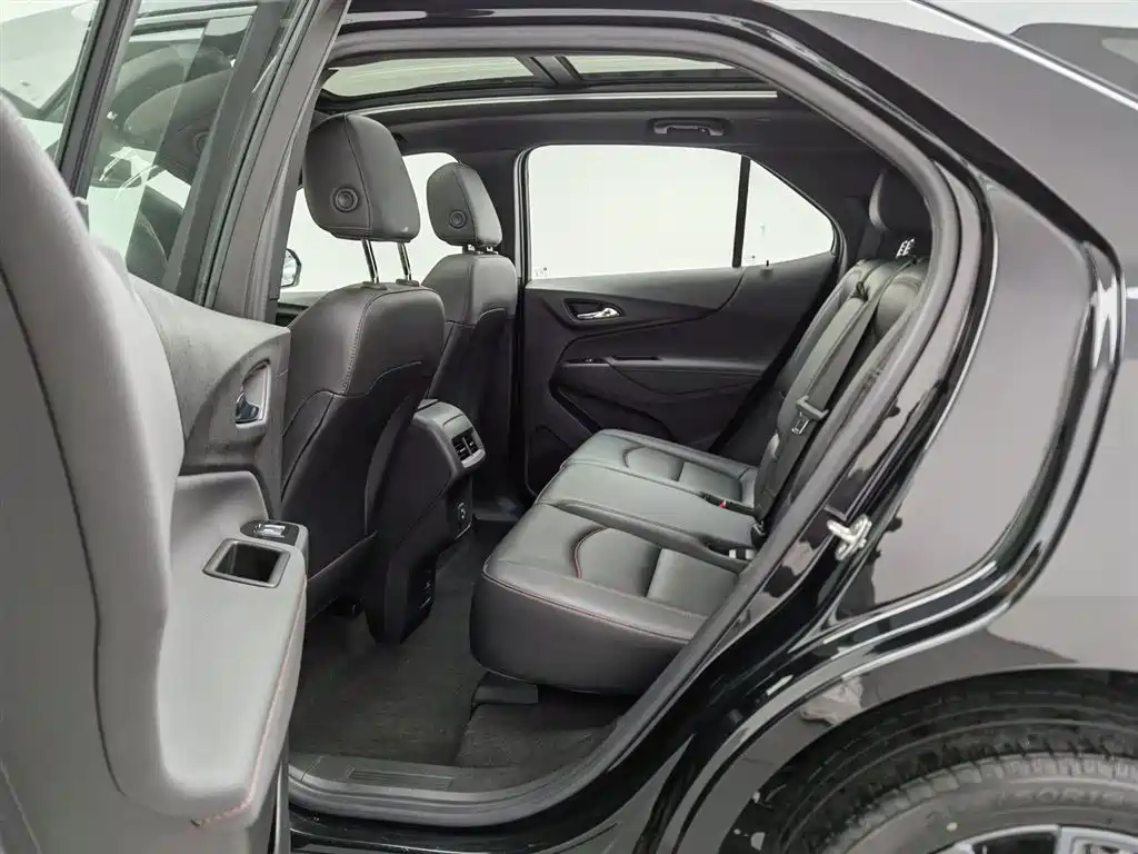 Chevrolet Equinox 2022 Mild Hybrid 550T RS 4WD Intelligent Defense Edition фото 15