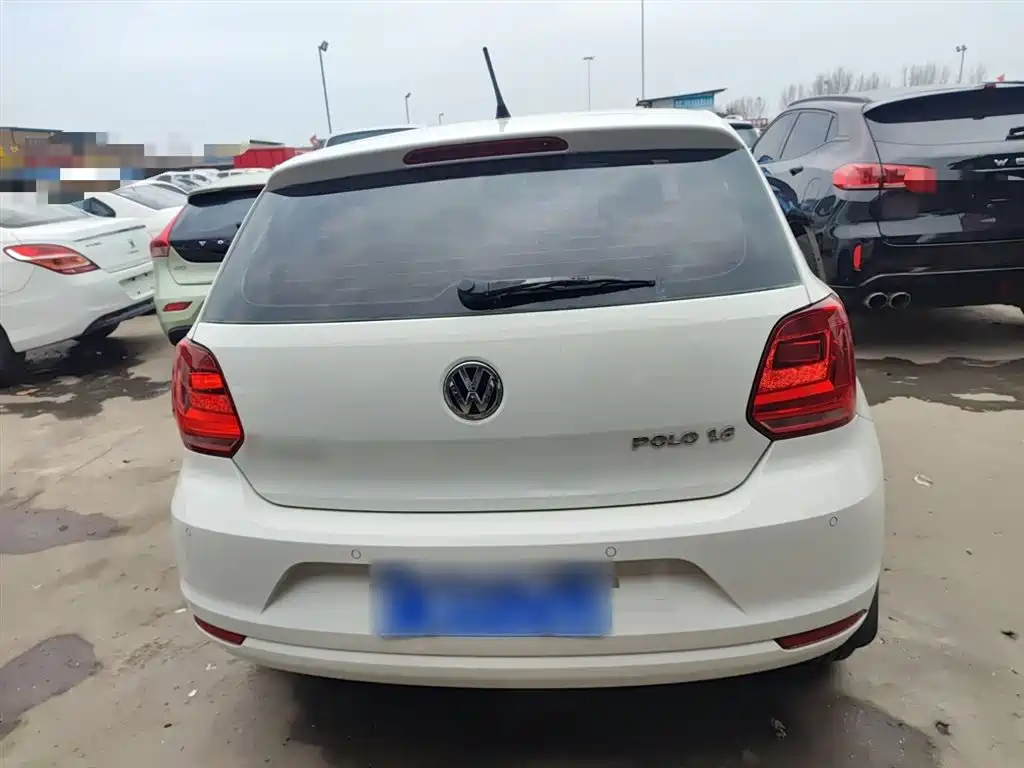 Volkswagen Polo 2014 1.6L Automatic Comfort Edition фото 6