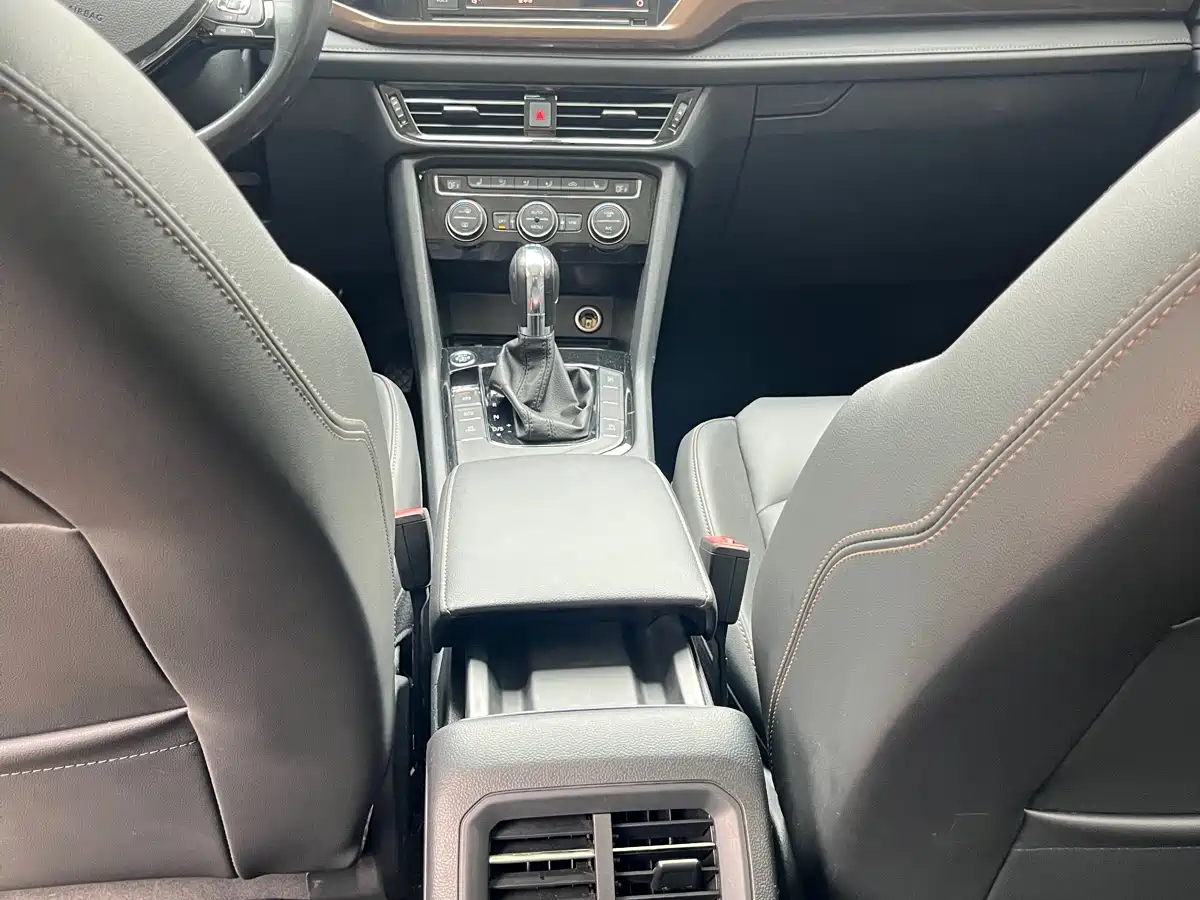 Volkswagen Tharu 2019 280TSI 2WD Comfort Edition China VI фото 11