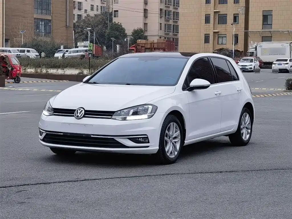 Volkswagen Golf 2018 230TSI Automatic Comfort фото 2