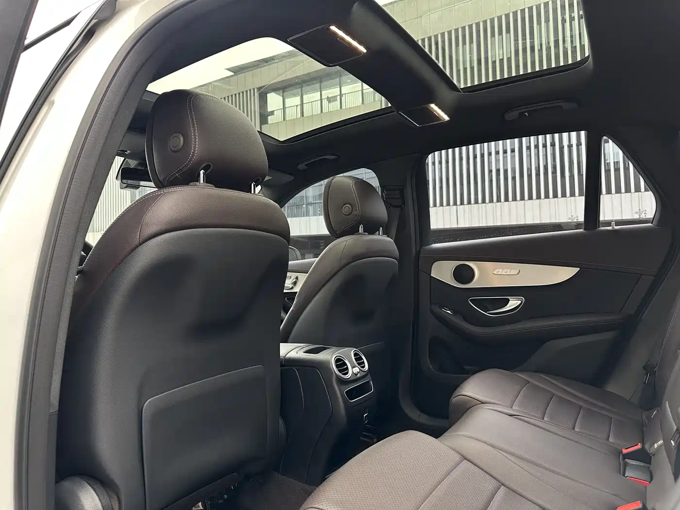 Mercedes-Benz GLC 2021 GLC 260 L 4MATIC Sporty фото 7