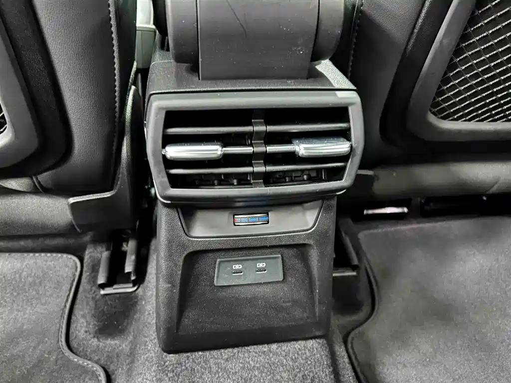Audi A3 2023 Facelift Sportback 35 TFSI Luxury Sport фото 15