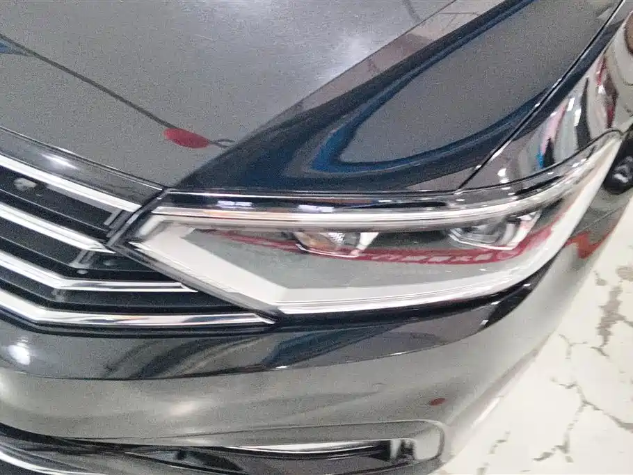 Volkswagen Magotan 2020 330TSI DSG Luxury фото 5