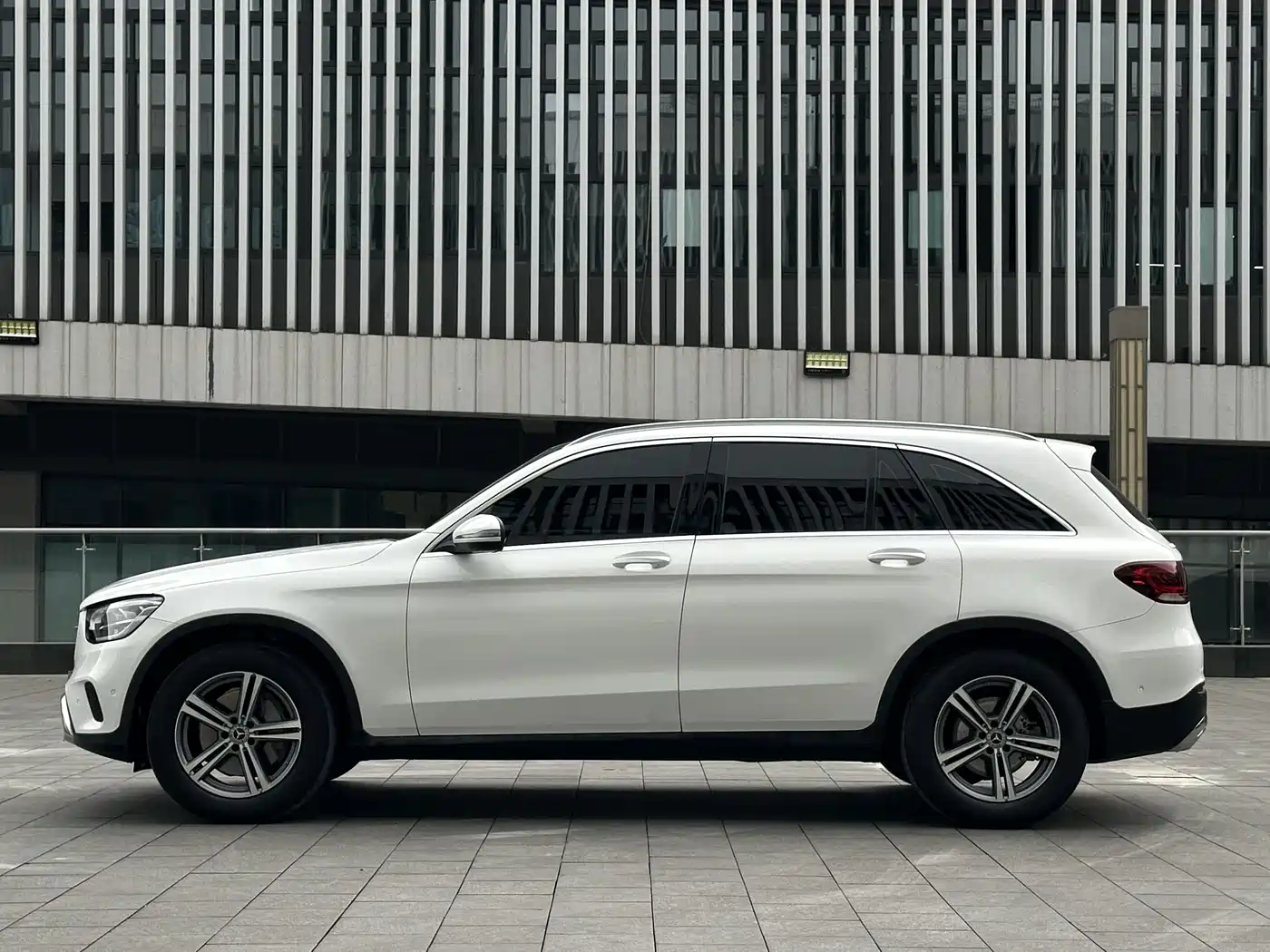 Mercedes-Benz GLC 2021 GLC 260 L 4MATIC Sporty фото 6