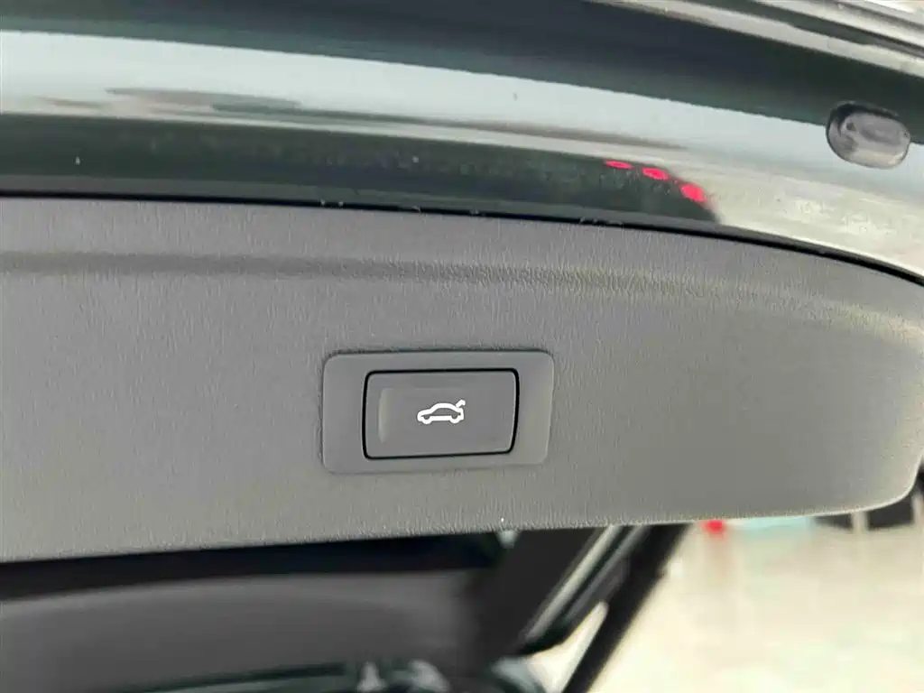 Audi A3 2023 Facelift Sportback 35 TFSI Luxury Sport фото 17