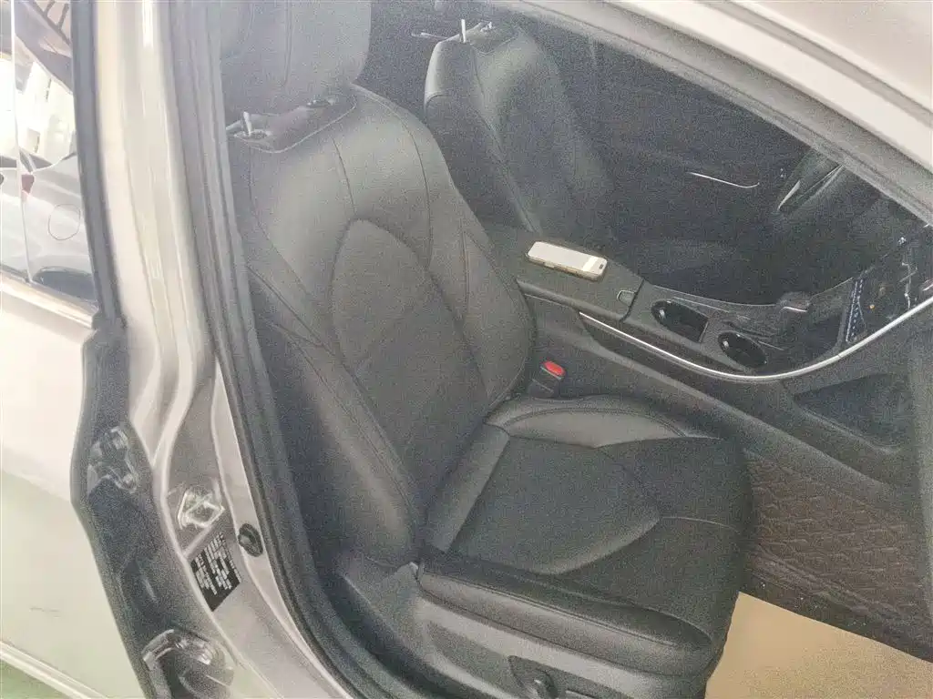 Toyota Avalon 2022 2.0L Luxury Edition фото 25
