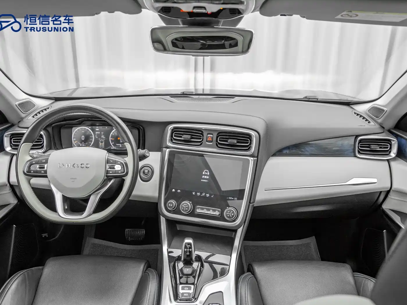 Lynk & Co 01 2019 2.0T 2WD Shine Pro Version China VI фото 13