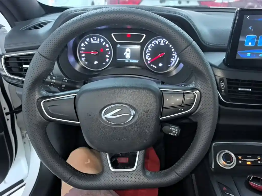 Landwind XIAOYAO 2019 2018 Facelift 1.5GTDI CVT Panoramic Gold Edition