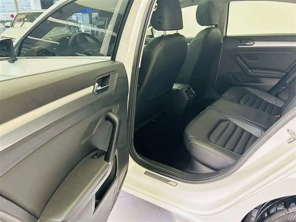 Volkswagen Lamando 2017 280TSI DSG Comfort Edition фото 23