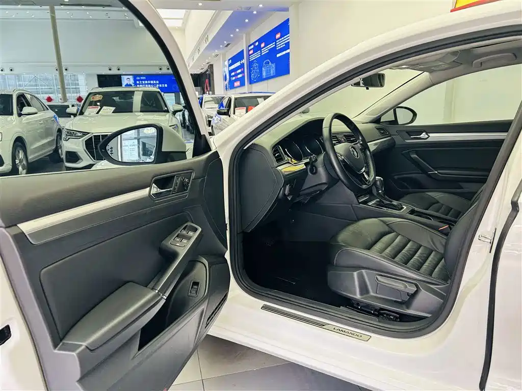 Volkswagen Lamando 2017 280TSI DSG Comfort Edition фото 20