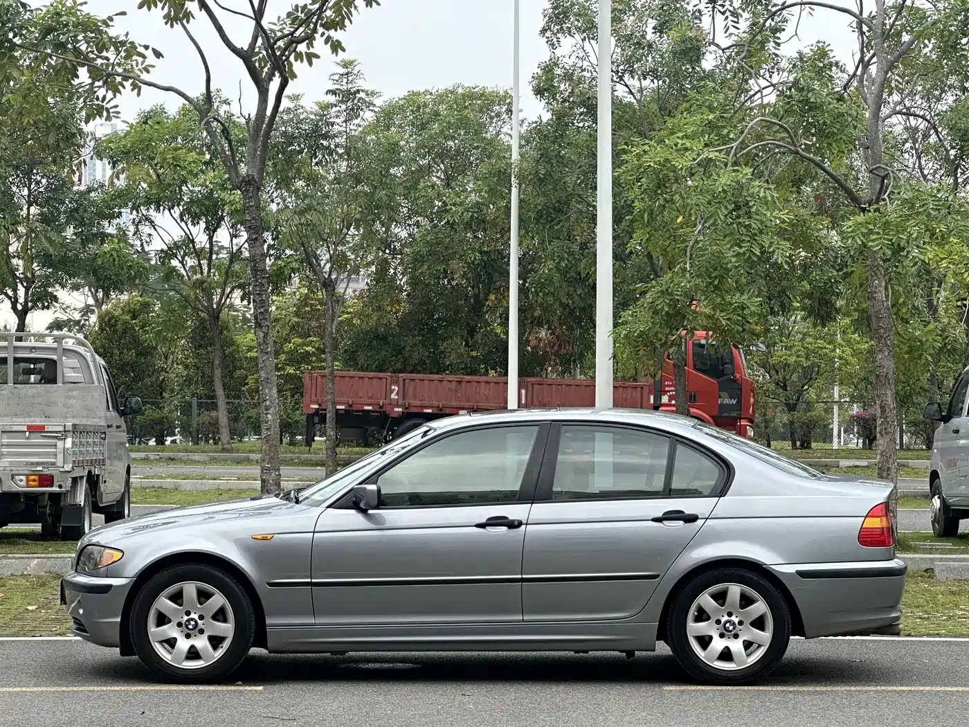 BMW 3 Series 2004 318i фото 23