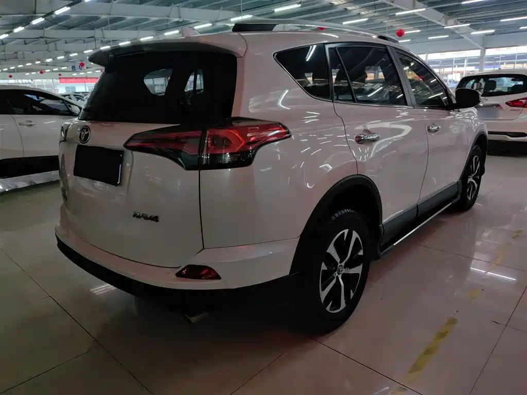 Toyota RAV4 Rongfang 2019 2.0L CVT 2WD Trend Edition China VI фото 5