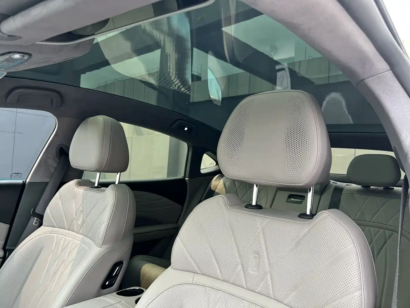 Geely Galaxy Galaxy Xingyao 8 2025 130km EM-P Starship Edition фото 38