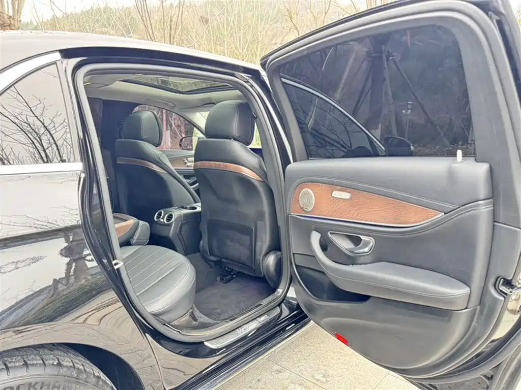 Mercedes-Benz E-Class 2020 E 260 L фото 19