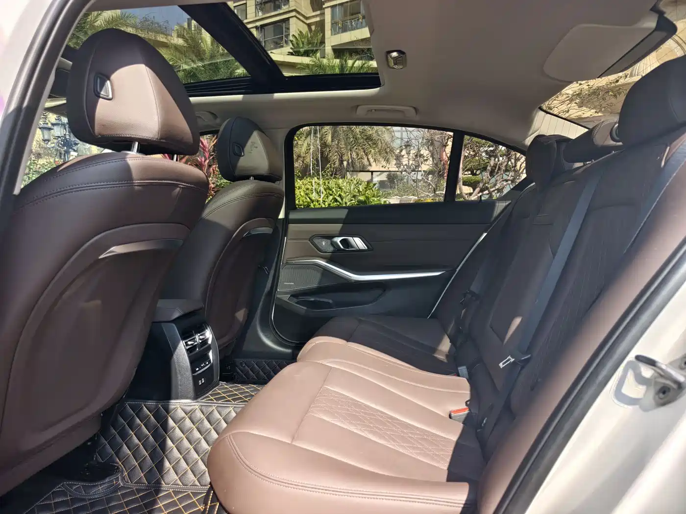 BMW 3 Series 2024 325Li M Sport Shadowline Package фото 10