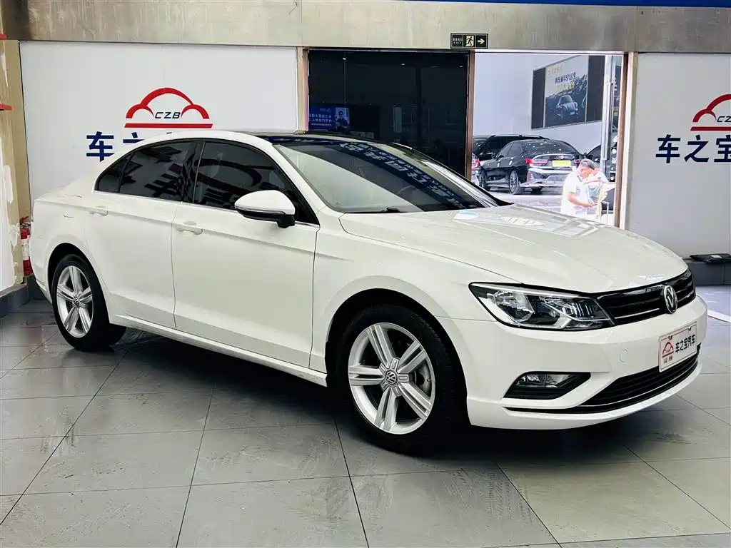 Volkswagen Lamando 2017 280TSI DSG Comfort Edition фото 3