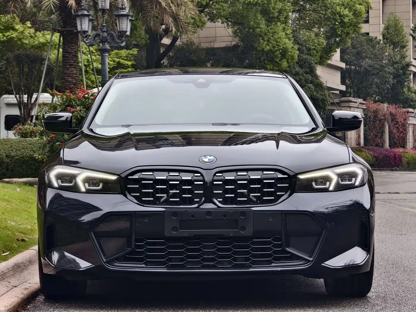 BMW 3 Series 2024 325Li M Sport Shadowline Package фото 2