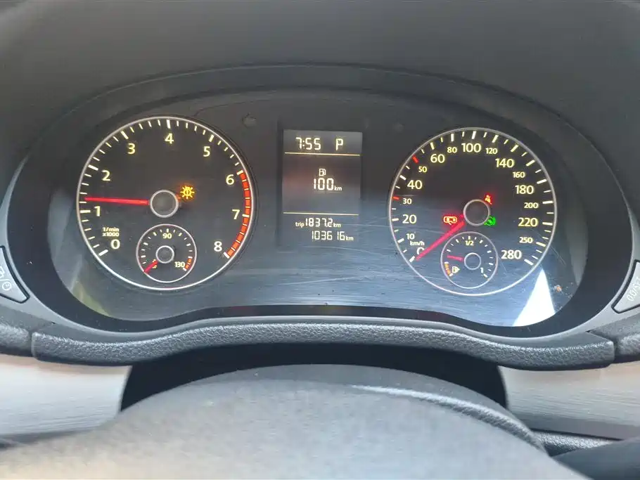 Volkswagen Passat 2014 1.8TSI DSG Luxury Navigation Edition фото 14