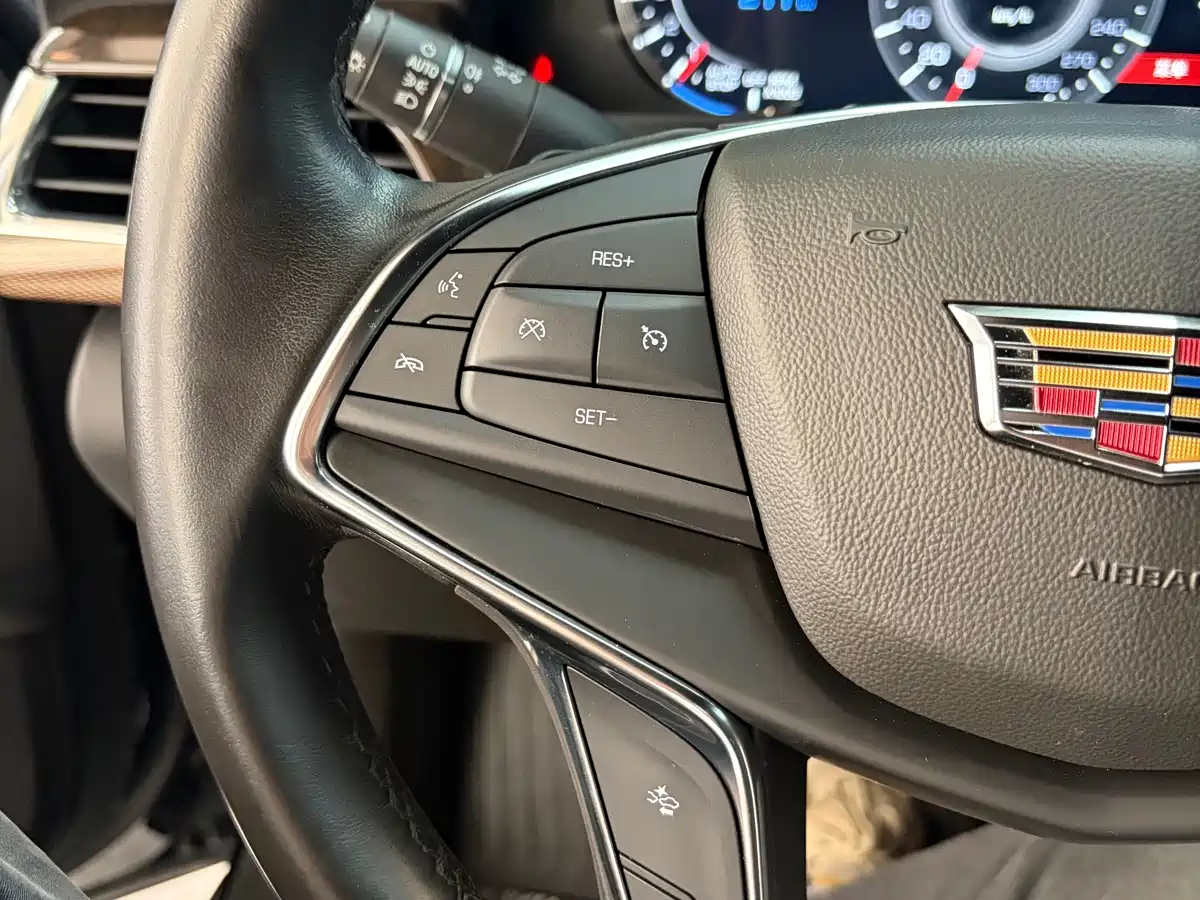Фото 9 - Cadillac CT6