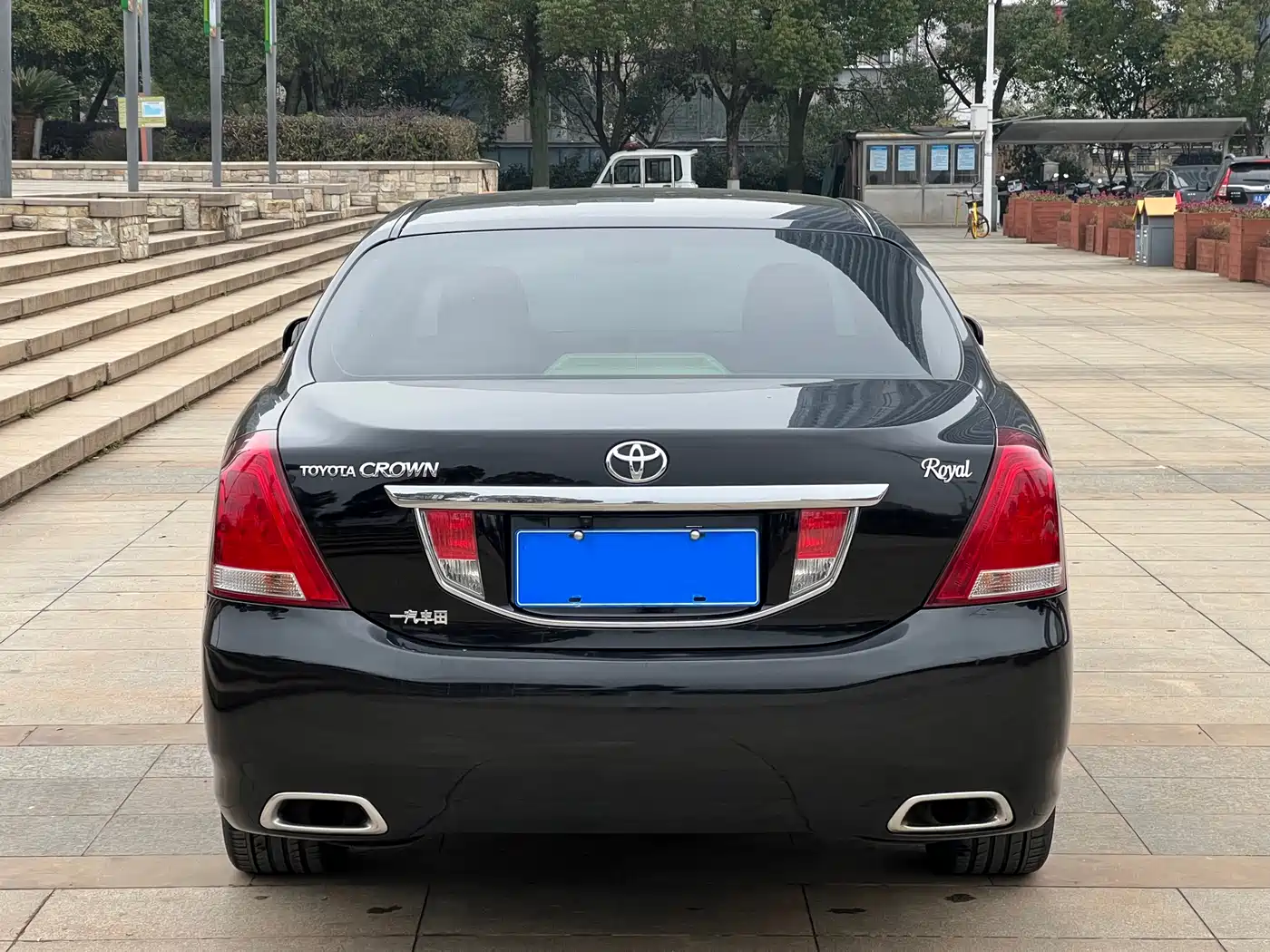 Toyota Crown 2011 2.5L Royal Leather Sunroof Special Edition фото 6