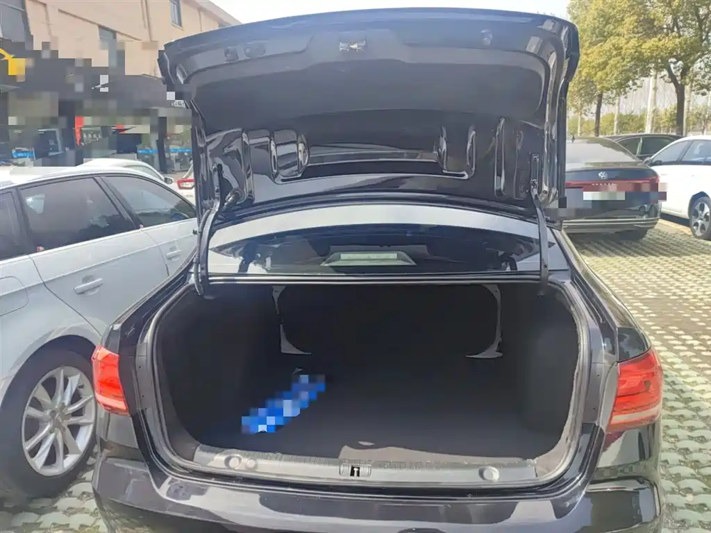 Volkswagen Lavida 2019 Lavida Start 1.5L Manual Trend (China VI) фото 19